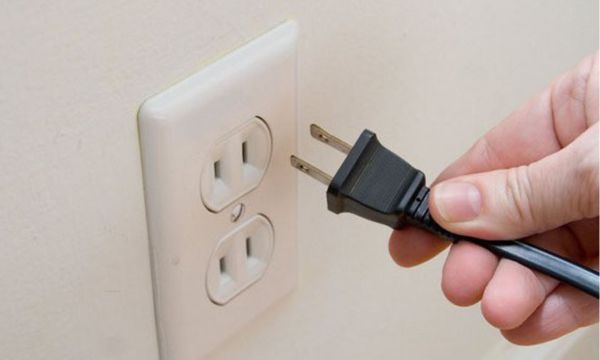 Cách thay bóng đèn máy hút mùi Chefs 1 Ngắt nguồn điện đảm bảo an toàn